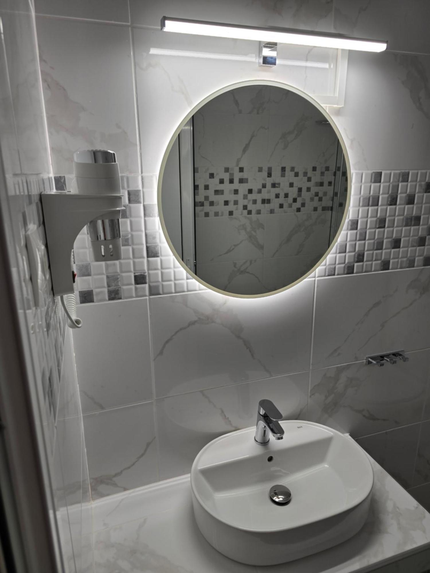 Studios Dafni Paralia Katerinis Bilik gambar